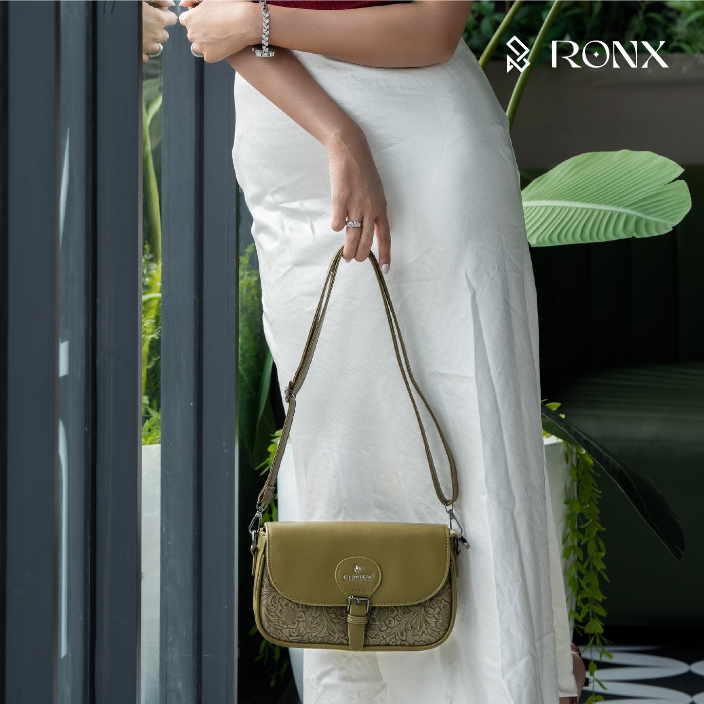 Royal Noir Handbag